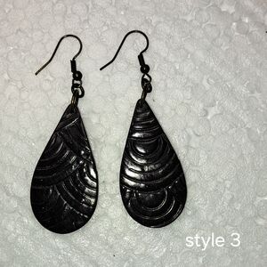 Elegant Black Teardrop Earrings Clay